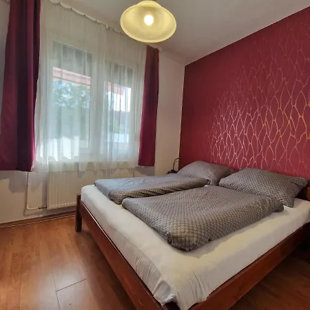 Clarissa アパート *